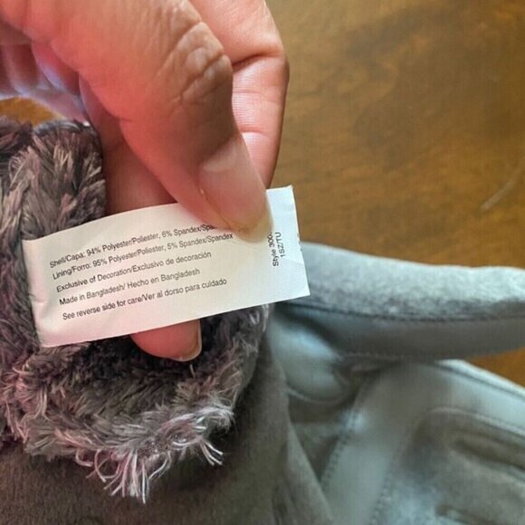 isotoner Women's Stretch Fleece Gloves with Microluxe and Smart Touch Technology - Picture 7 of 16